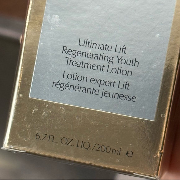 Re-Nutriv Ultimate Lift Regenerating Youth Emulsion by Estée Lauder 2.5 oz Serum - Picture 4 of 4